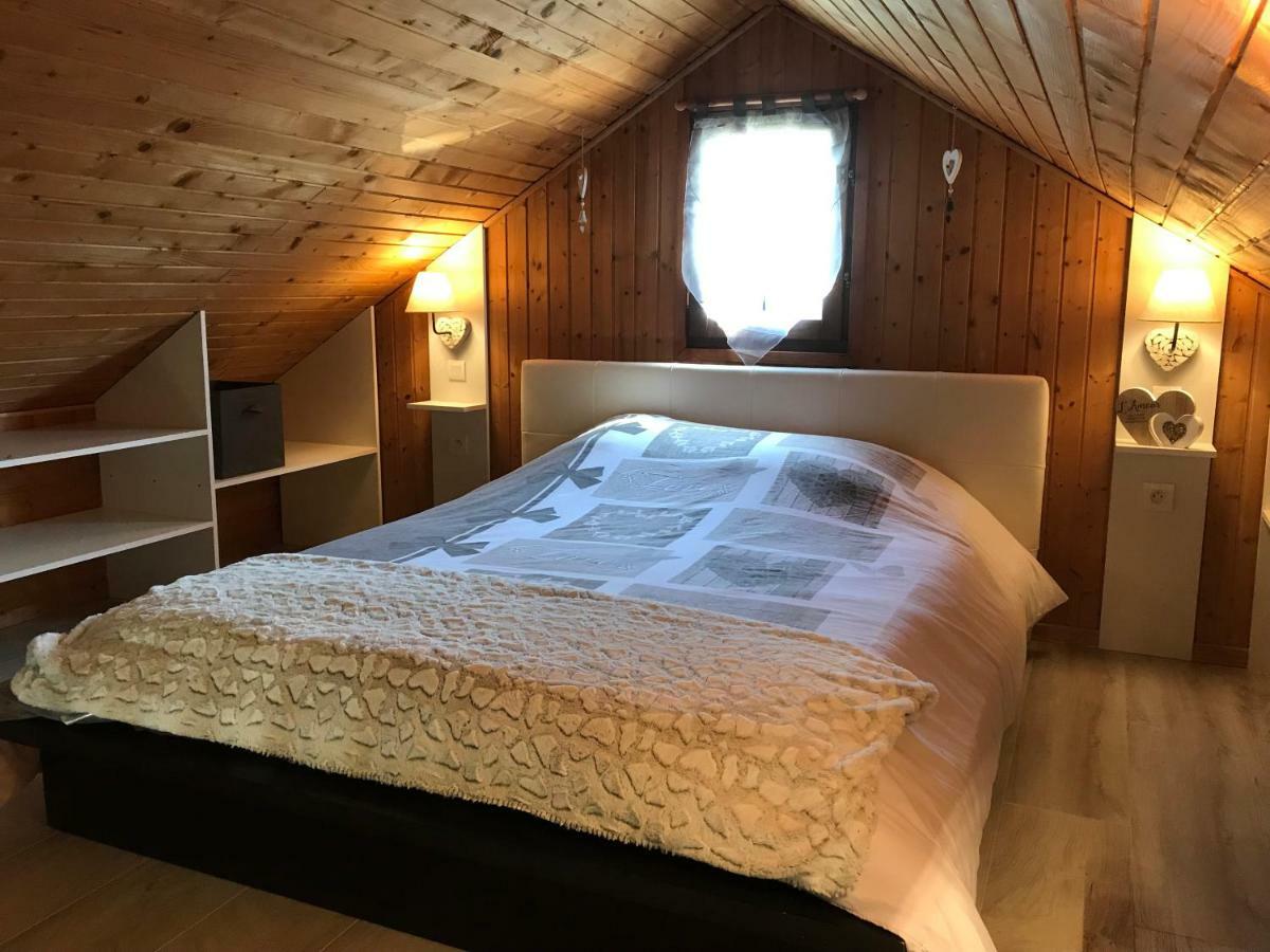 Le Chalet Du Lac - Domaine De La Goujonne Saint-Sauveur-lès-Bray Εξωτερικό φωτογραφία